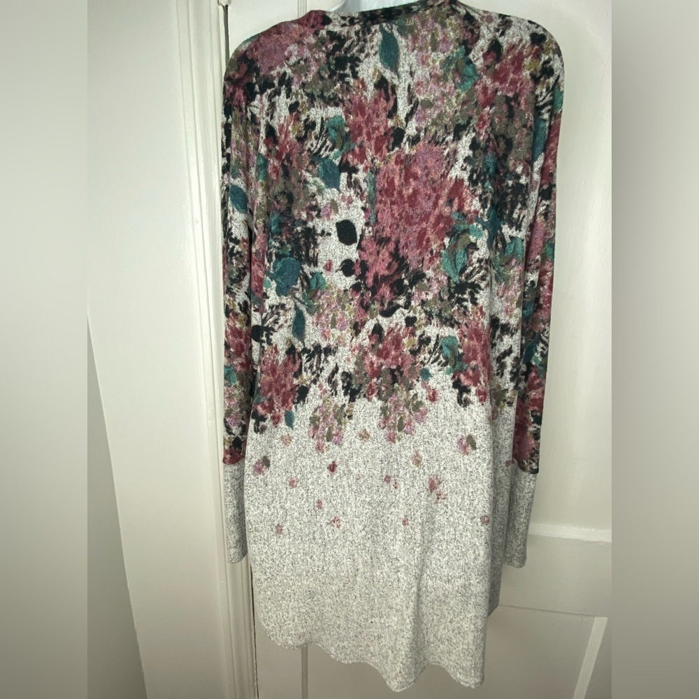 Westbound  NWT Pink Floral Fuzzy Placement Gray Dillards Sweater - Picture 7 of 7